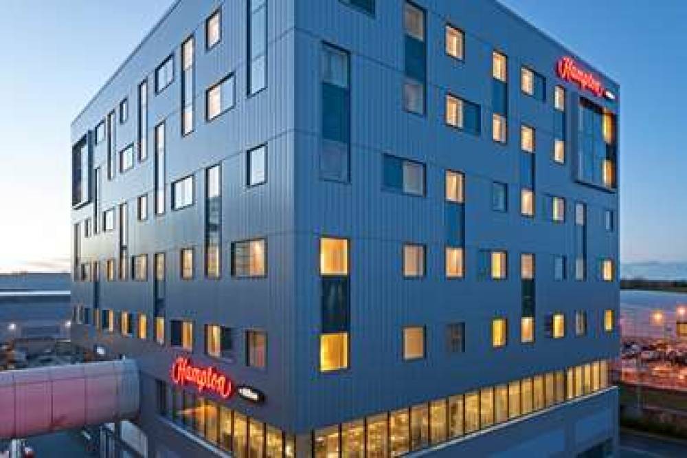 Hampton By Hilton London Gatwick Ai