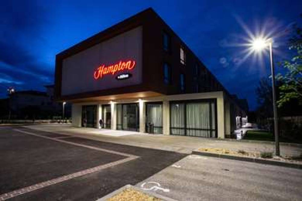 HAMPTON BY HILTON TOULOUSE AIRPORT 4