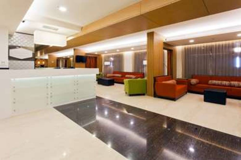 Hampton By Hilton Vadodara-Alkapuri 8