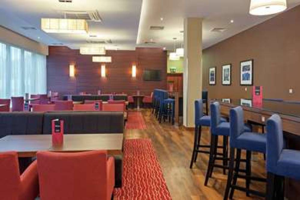 Hampton By Hilton Warsaw Airport 6