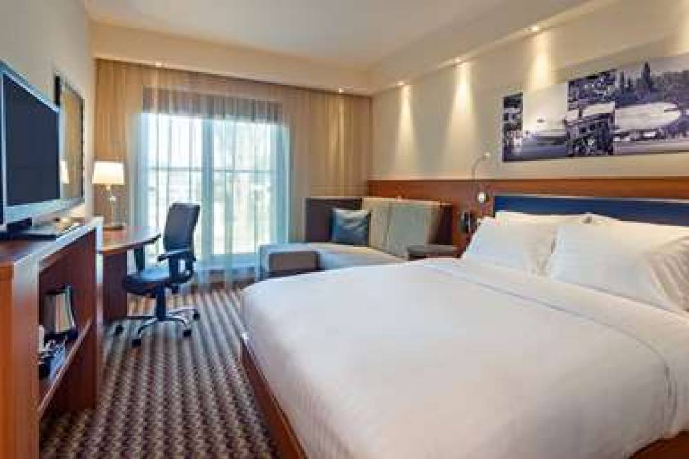 Hampton By Hilton Warsaw Airport 9