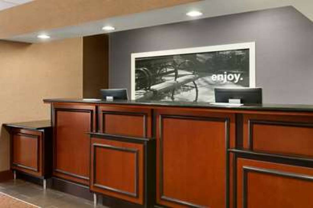 Hampton Inn Akron Fairlawn 4