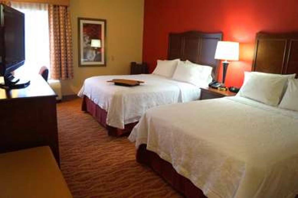 Hampton Inn Altoona 4