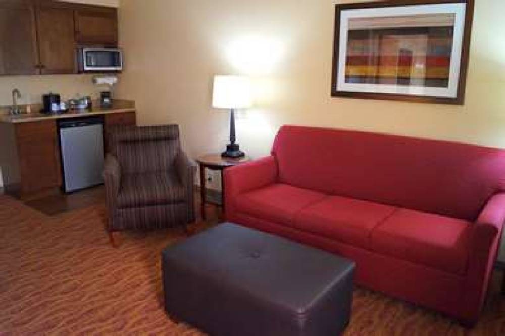 Hampton Inn Altoona 6