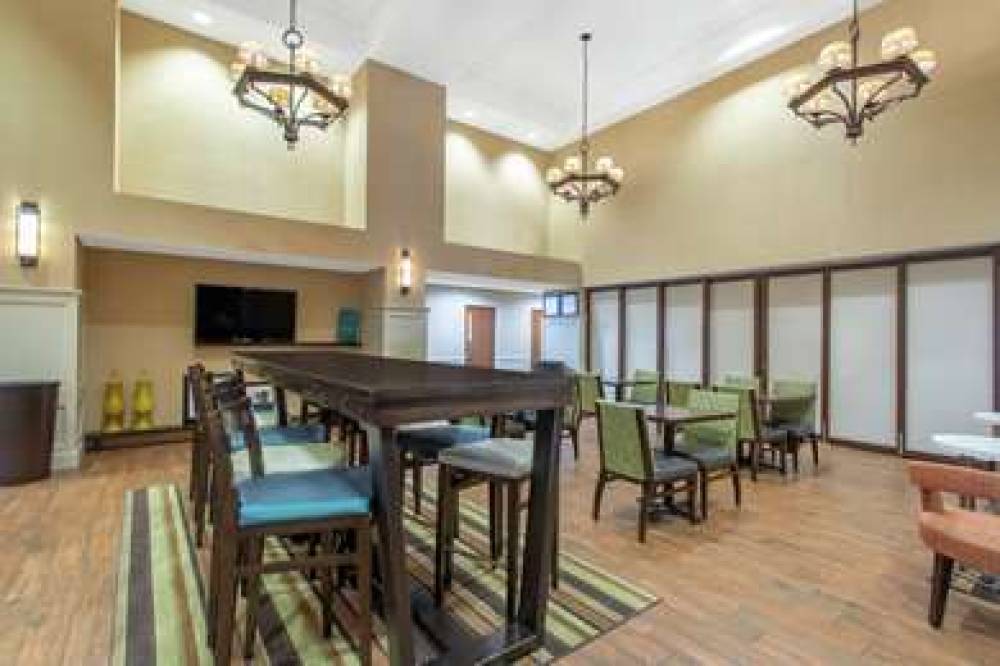 Hampton Inn &amp; Suites Albany-Airport 2