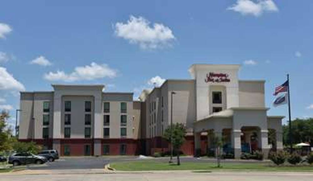 Hampton Inn &amp; Suites Alexandria 1