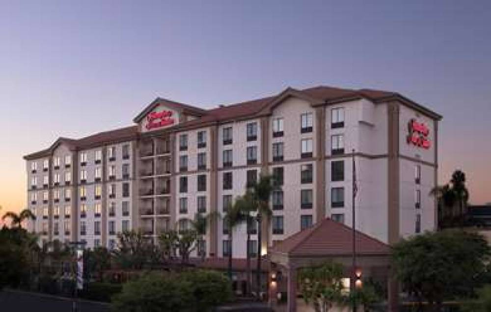 Hampton Inn &amp; Suites Anaheim Garden Grove 4