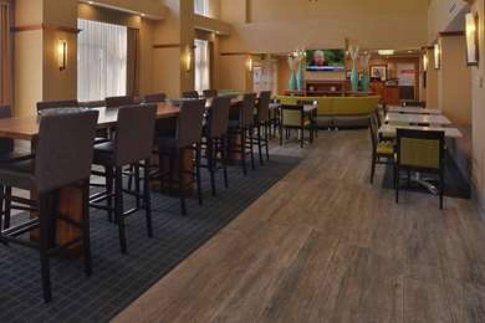 Hampton Inn &amp; Suites Bakersfield North-Airport 7