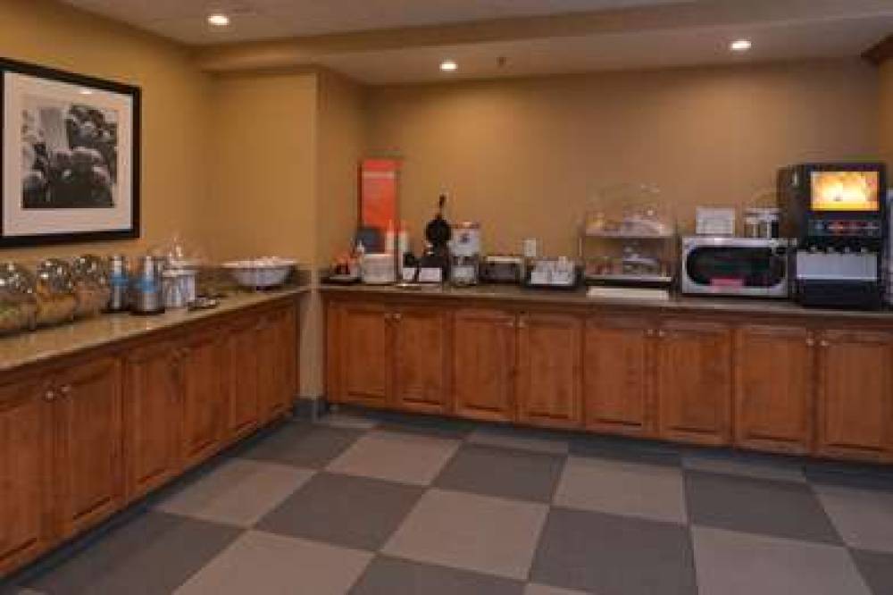 Hampton Inn &amp; Suites Bakersfield North-Airport 10