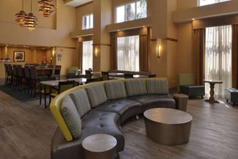 Hampton Inn &amp; Suites Bakersfield North-Airport 6