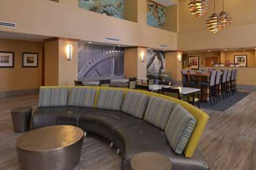 Hampton Inn &amp; Suites Bakersfield North-Airport 5