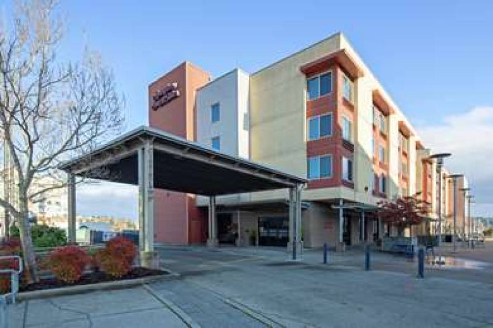 Hampton Inn &amp; Suites Bremerton 2