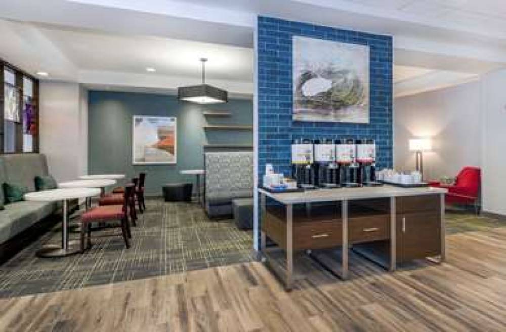 Hampton Inn &amp; Suites Burlington, NC 7