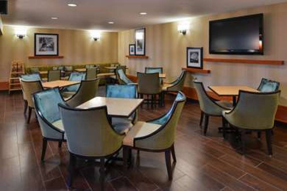 Hampton Inn &amp; Suites By Hilton Calgary- Unive 9