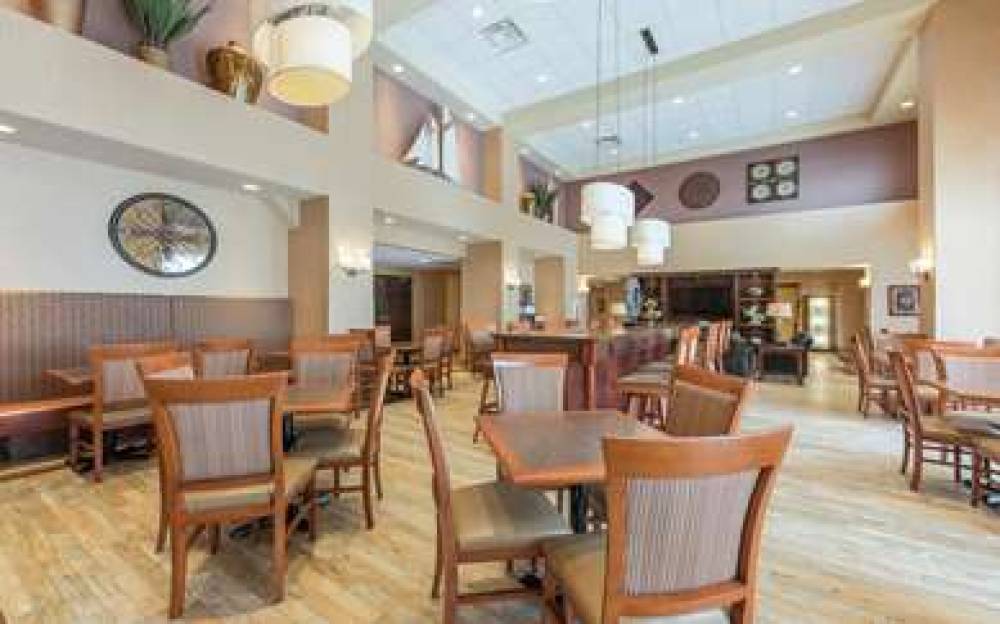 Hampton Inn &amp; Suites By Hilton Moncton 4