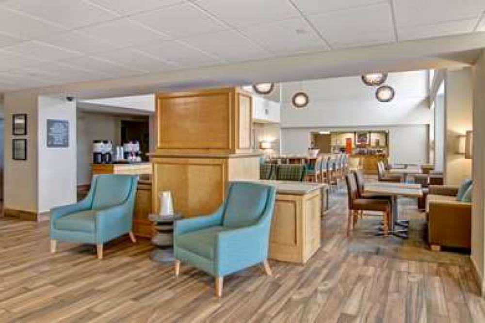 Hampton Inn &amp; Suites By Hilton Saint John 7