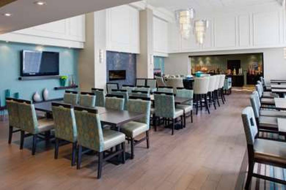 Hampton Inn &amp; Suites By Hilton Toronto Airport 2