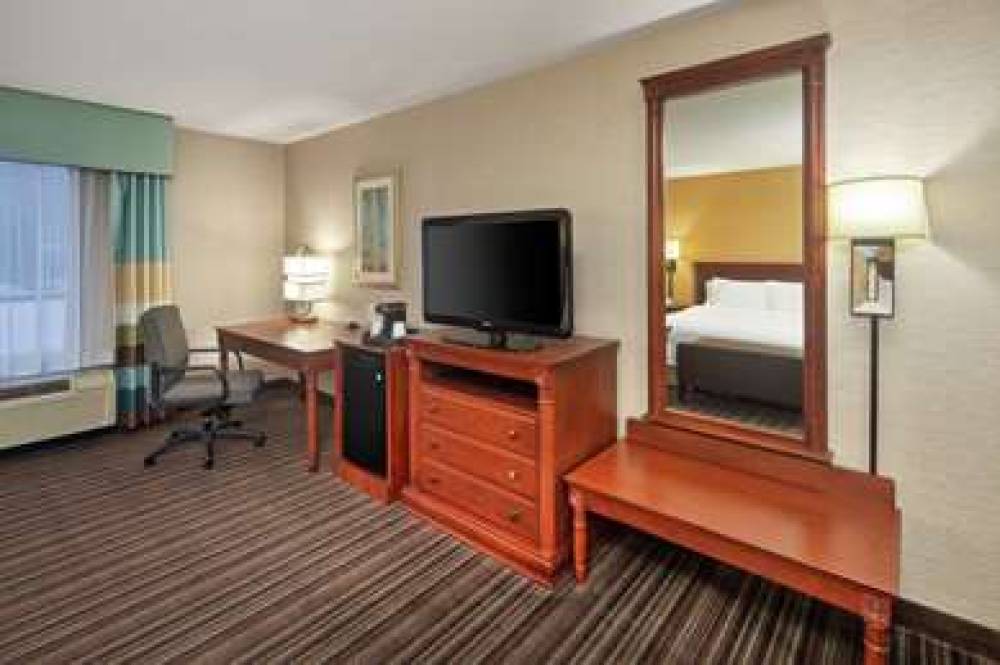 Hampton Inn &amp; Suites By Hilton Toronto Airport 9