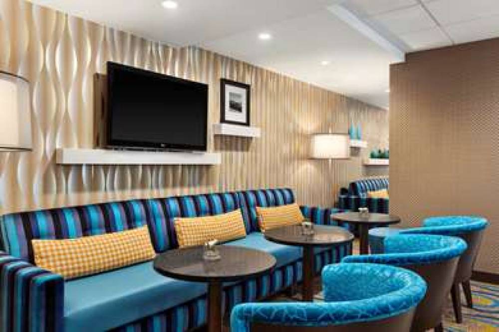 Hampton Inn &amp; Suites By Hilton Vancouver-Down 4