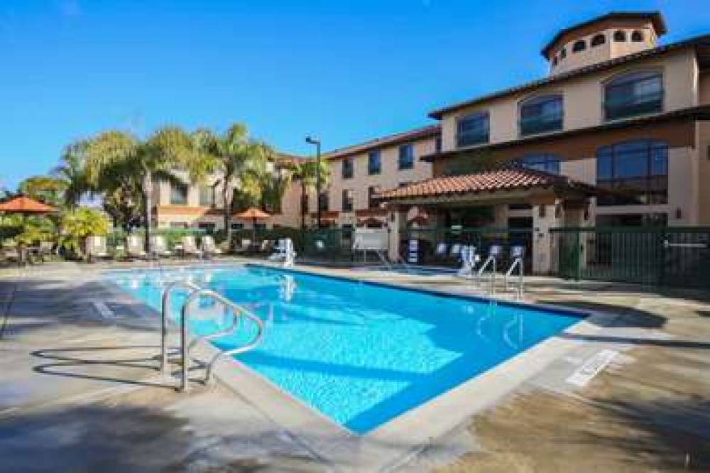 Hampton Inn &amp; Suites Camarillo 9