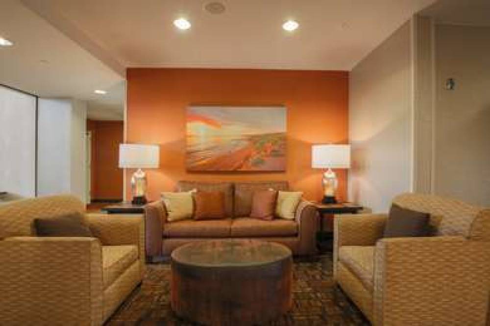 Hampton Inn &amp; Suites Camarillo 5