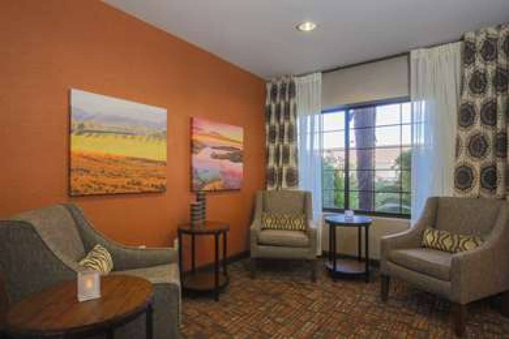 Hampton Inn &amp; Suites Camarillo 6