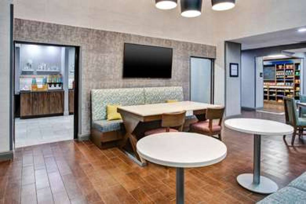 Hampton Inn &amp; Suites - Cape Coral/Fort Myers  5