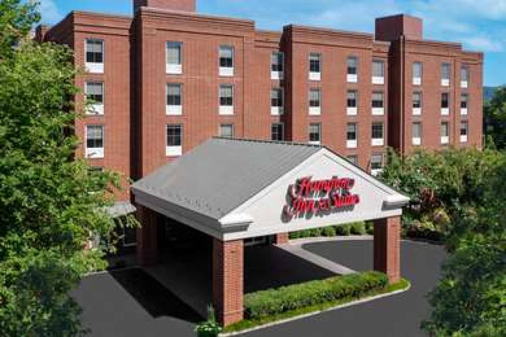 Hampton Inn &amp; Suites Charlottesville-At The U 1