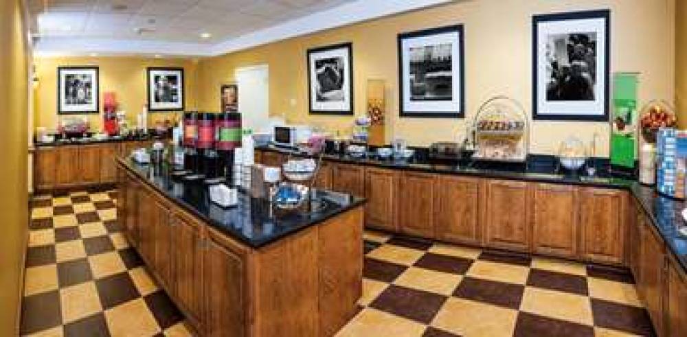 Hampton Inn &amp; Suites Chesapeake-Square Mall 7