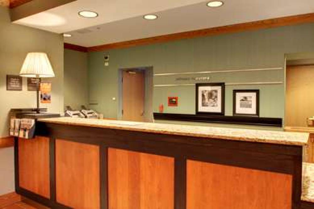 Hampton Inn &amp; Suites Chicago/Aurora 7