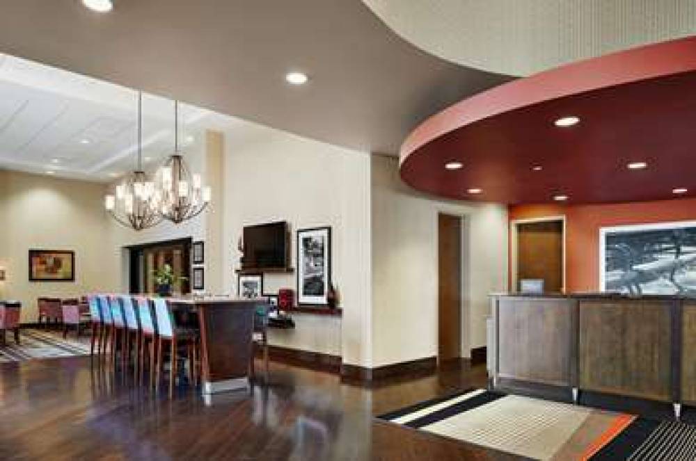 Hampton Inn &amp; Suites Chicago/Mt. Prospect 6