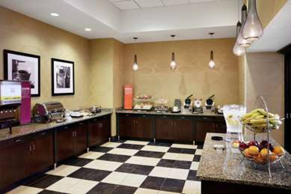 Hampton Inn &amp; Suites Chicago/Mt. Prospect 10