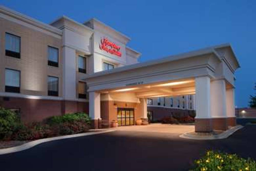 Hampton Inn &amp; Suites Chicago/St. Charles 1