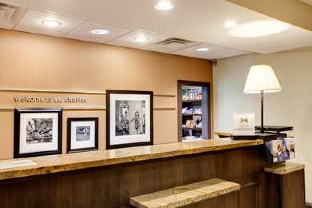 Hampton Inn &amp; Suites Chicago/St. Charles 4