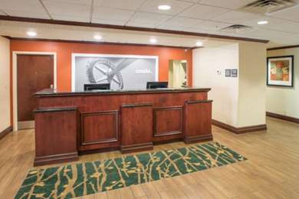 Hampton Inn &amp; Suites Cincinnati-Union Centre 9