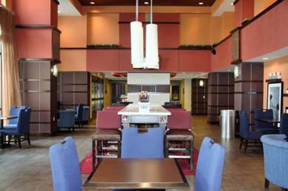 Hampton Inn &amp; Suites Cincinnati/Uptown-Univer 4