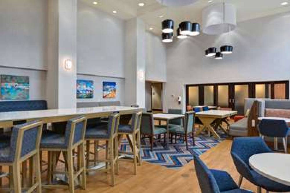 Hampton Inn &amp; Suites Clearwater/St. Petersbur 5