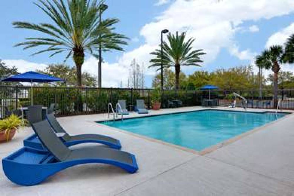 Hampton Inn &amp; Suites Clearwater/St. Petersbur 6