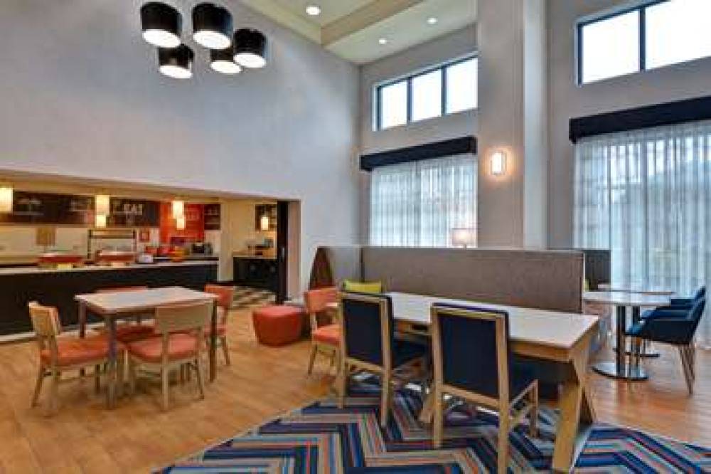 Hampton Inn &amp; Suites Clearwater/St. Petersbur 10