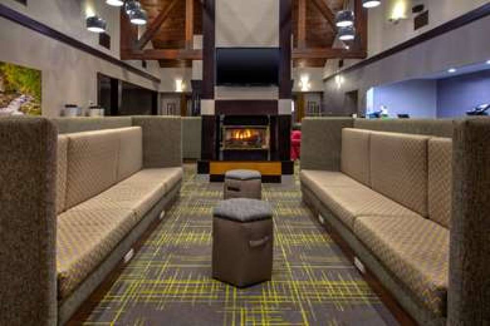 Hampton Inn &amp; Suites Cleveland-Airport 9