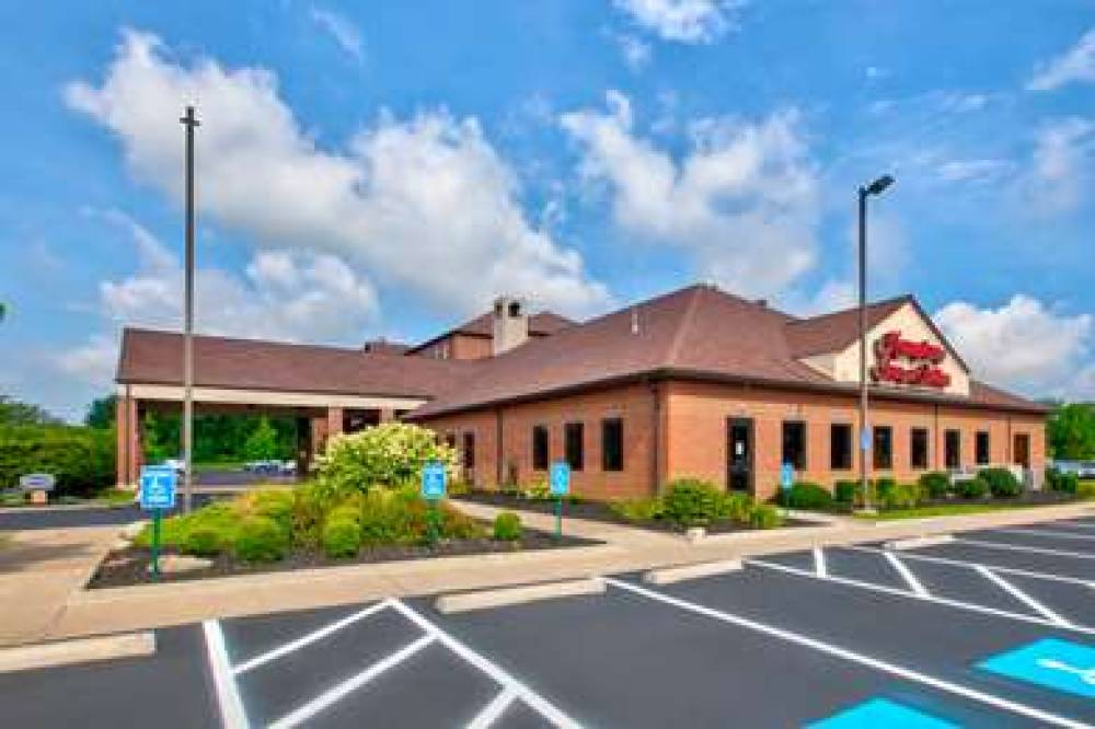 Hampton Inn &amp; Suites Cleveland-Airport 1