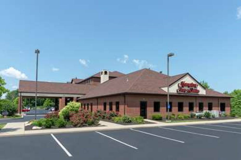 Hampton Inn &amp; Suites Cleveland-Airport 2