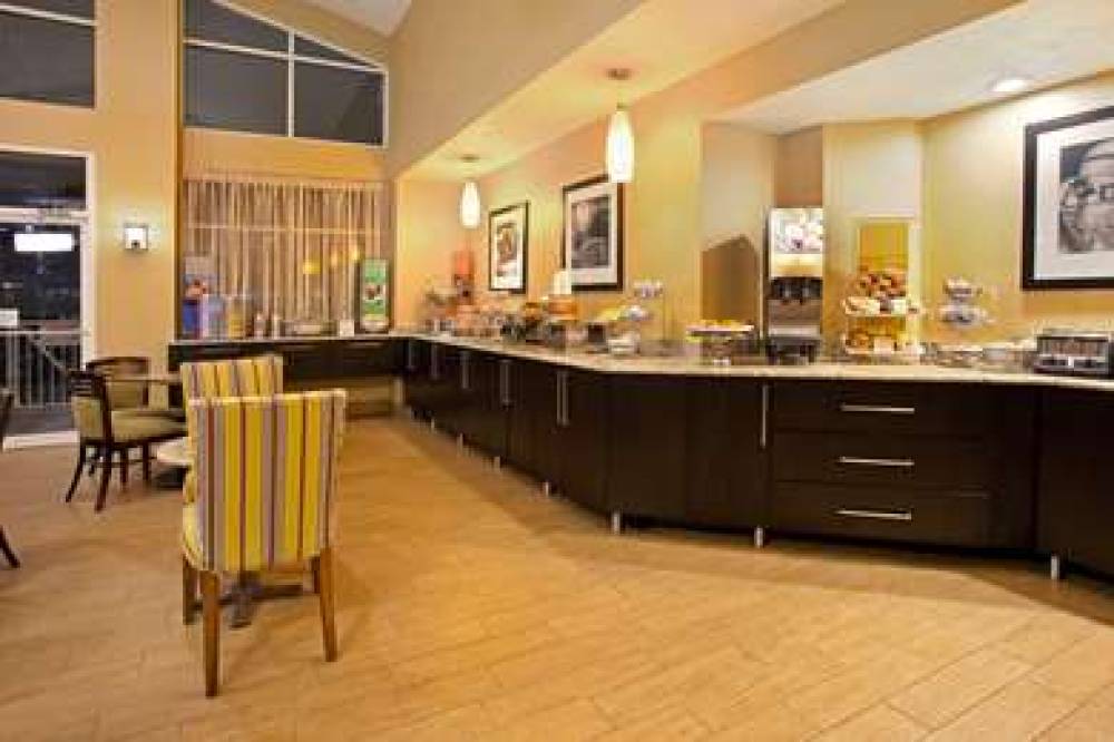 Hampton Inn &amp; Suites Cleveland-Independence 7