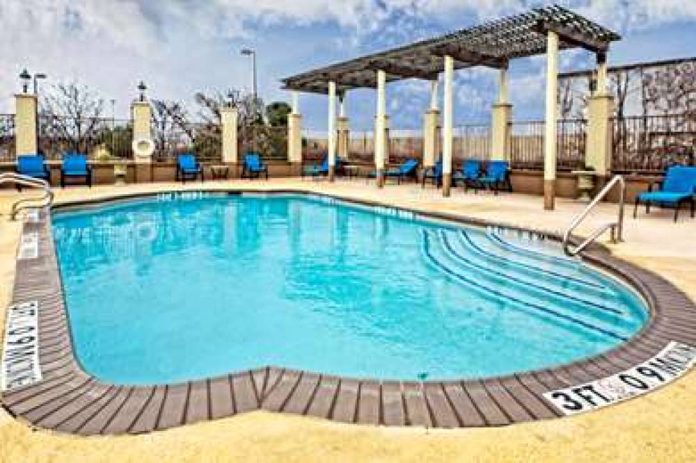 Hampton Inn &amp; Suites Corsicana 9