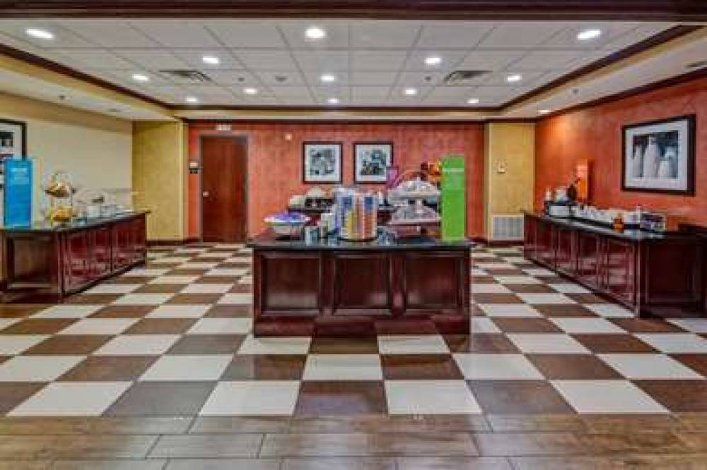 Hampton Inn &amp; Suites Corsicana 10