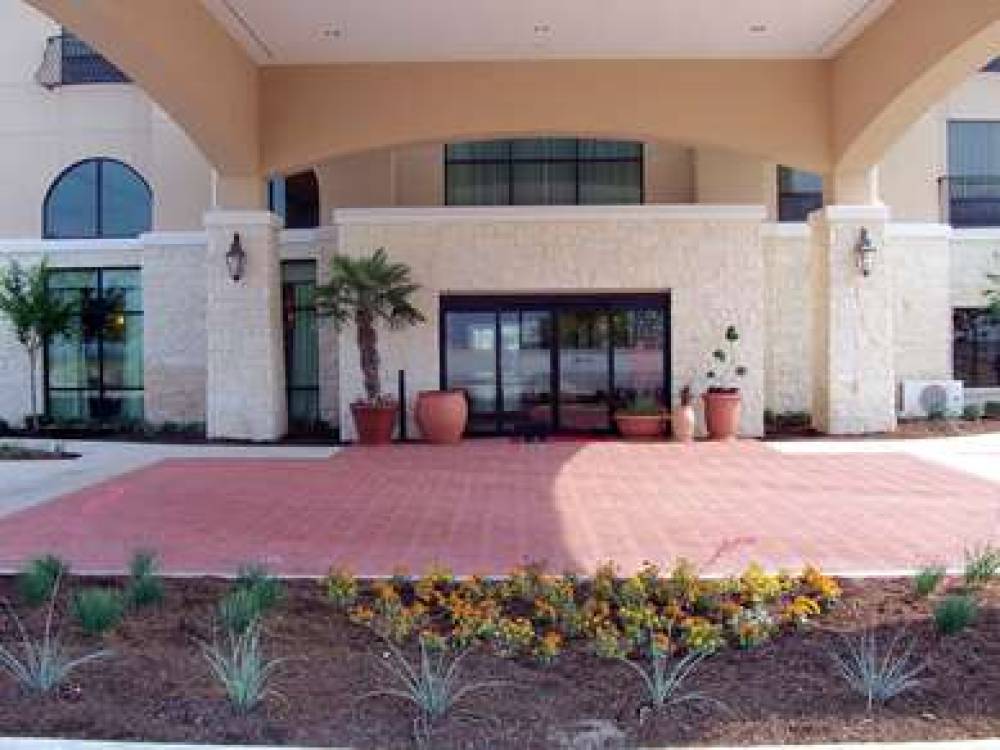 Hampton Inn &amp; Suites Del Rio 2