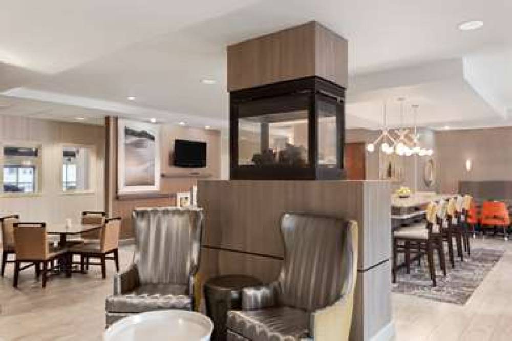 Hampton Inn &amp; Suites Denver-Cherry Creek 6