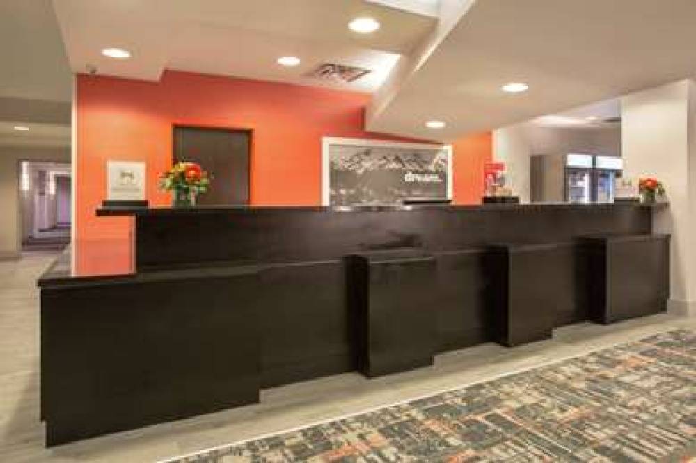 Hampton Inn &amp; Suites Denver-Downtown, CO 8