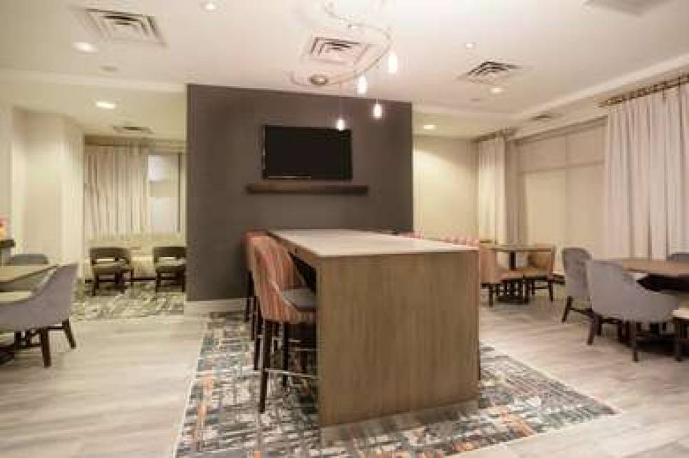 Hampton Inn &amp; Suites Denver-Downtown, CO 3