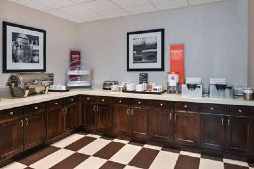 Hampton Inn &amp; Suites Denver-Speer Boulevard 9